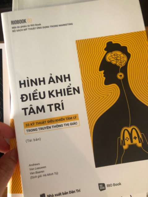 Sách đẹp không vấn đề gì, giao hàng nhanh. Giá sale nên rẻ hơn nhưng chất lượng tốt, đóng gói không có chống sốc nhưng may hàng không ảnh hưởng gì nên trừ 1 sao