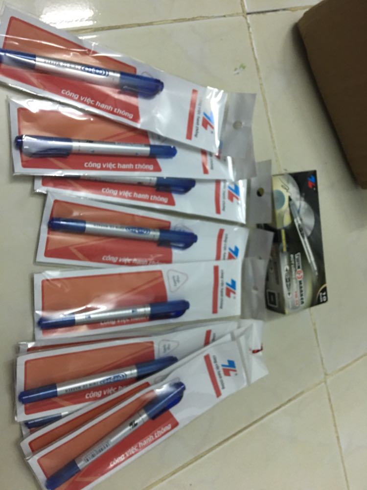 - Dịch vụ: giao hàng đúng hạn, shipper thân thiện.
- Sản phẩm: chất lượng về các loại bút của Thiên Long thì không còn gì bàn cải nữa rồi. Màu mực chuẩn, khi viết ra đường nét mực rất đẹp, không bị lem như nhiều loại bút khác.
Phải nói là cực kì, cực kì hoài lòng luôn, từ lúc bé xíu đến bây giờ mình vẫn luôn xài bút của Thiên Long và sau này cũng vẫn vậy. 
Cám ơn Thiên Long đã cho mình những trải nghiệm tốt nhất!