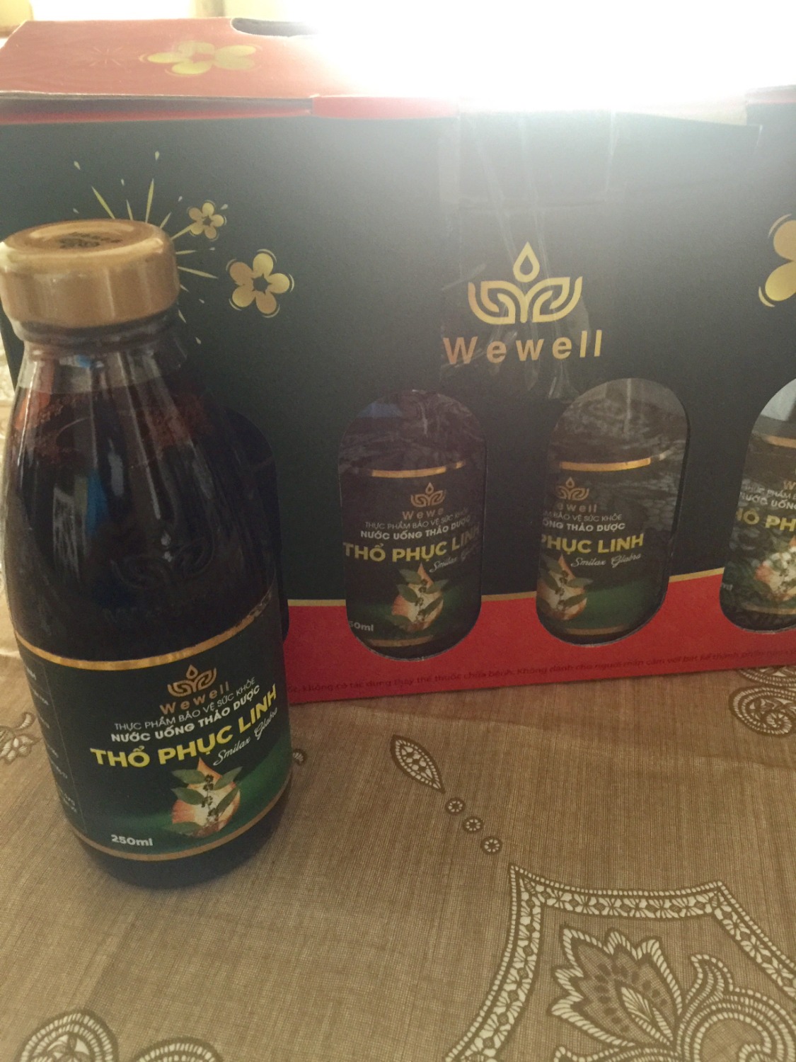 Nước uống rất ngon, vị thanh không quá ngọt, phù hợp cho cả người lớn lẫn trẻ em, chai to hơn mình nghĩ. Cảm ơn Tiki