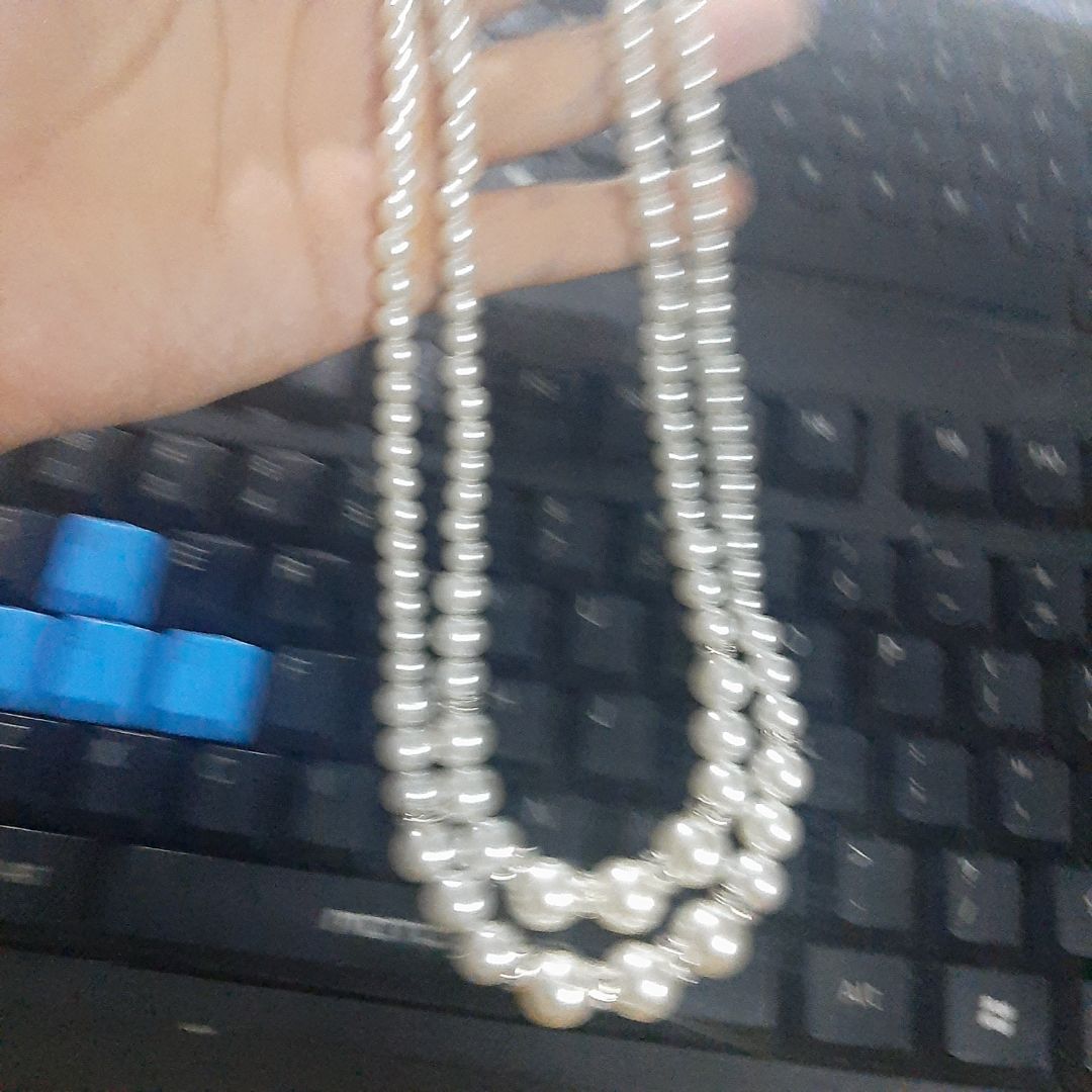 vòng cổ đẹp sang trọng giống hình. mình rất thích