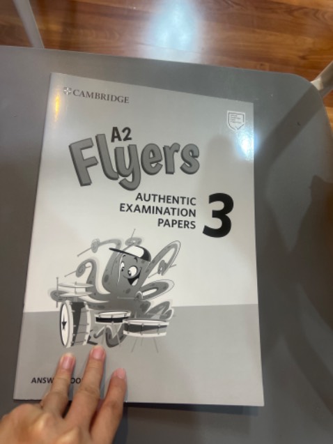 Sách đẹp, các bài giải đề thi Flyer rất hay. Fahasa có nhiều sách ngoại ngữ hữu ích, giá tốt. Giao hàng nhanh hơn dự kiến!