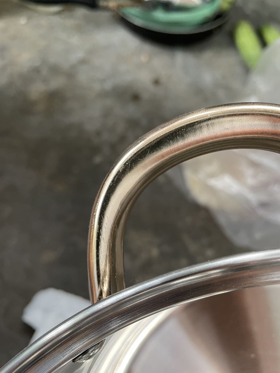 Quai nồi trầy xước, giao hàng lâu quá 6 ngày mới tới chờ dài cổ(hẹn 6 ngày) mong sau mua giao sớm 1-3 ngày thôi là Ok. Nấu thử nước thì thấy nước nhanh sôi, bền hay không phải dùng 1 thời gian nữa mới biết được !