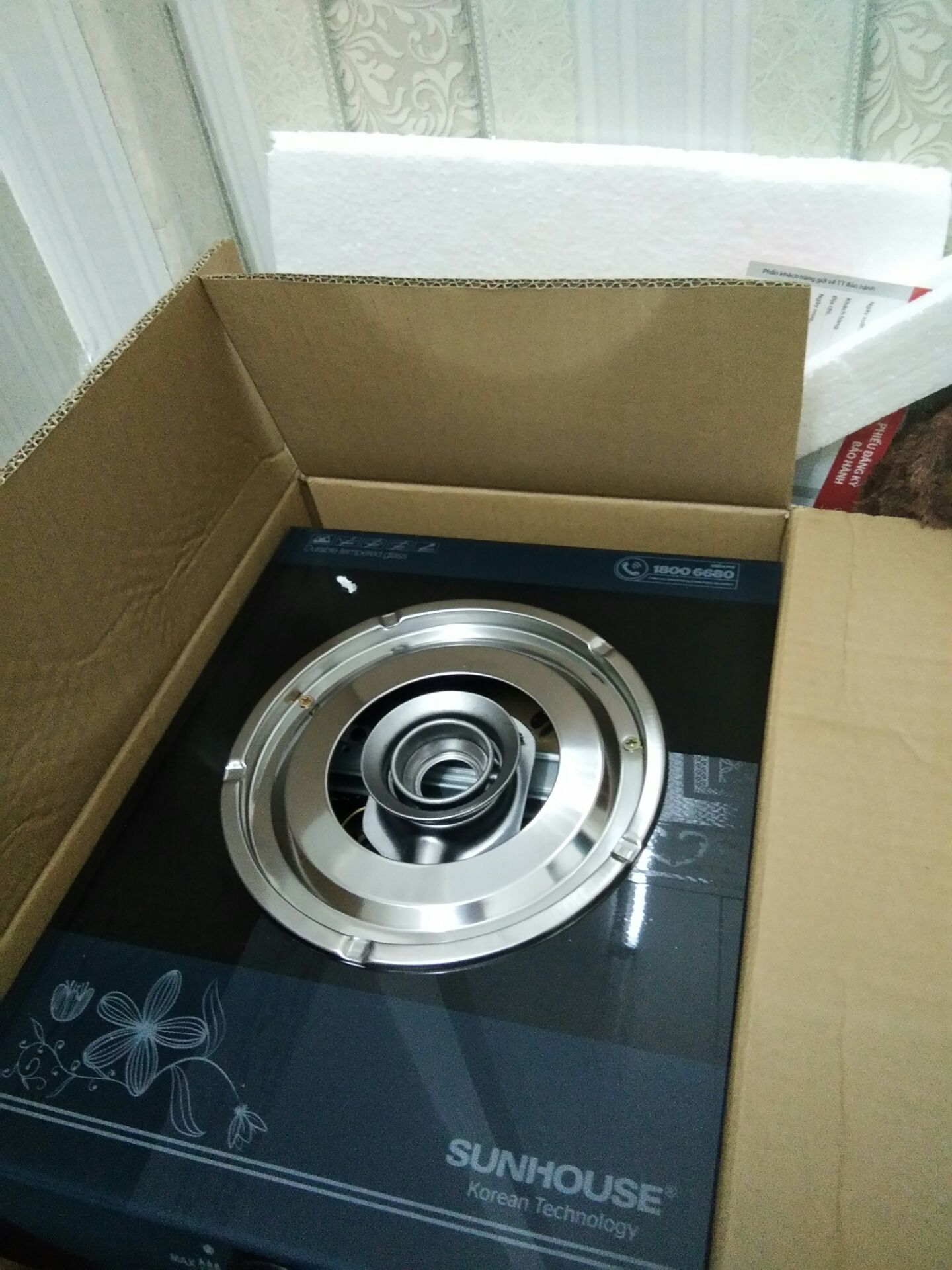 bếp rất đẹp, cả kết cấu và màu đều đẹp ý. Thùng  hàng có phiếu bảo hành chính hãng, giá lại rẻ nữa,  mình mua lúc chưa ai viết cmt nhận xét gì,  cũng hơi lo 1 tý.  Nhưng sp tốt ngoài mong đợi,  tiki giao nhanh,  gói hàng kĩ càng.  ưng lắm,  rất nên mua nha. bếp rất đẹp, cả kết cấu và màu đều đẹp ý. Thùng  hàng có phiếu bảo hành chính hãng, giá lại rẻ nữa,  mình mua lúc chưa ai viết cmt nhận xét gì,  cũng hơi lo 1 tý.  Nhưng sp tốt ngoài mong đợi,  tiki giao nhanh,  gói hàng kĩ càng.  ưng lắm,  rất nên mua nha.