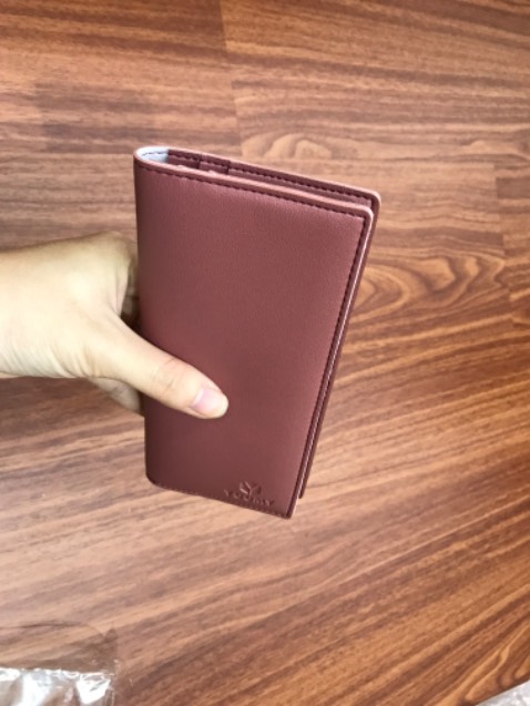 túi màu rất đẹp , đường may rất đẹp , ví nhỏ nhắn xinh nhiều ngăn và rất dễ để đồ 😍😍