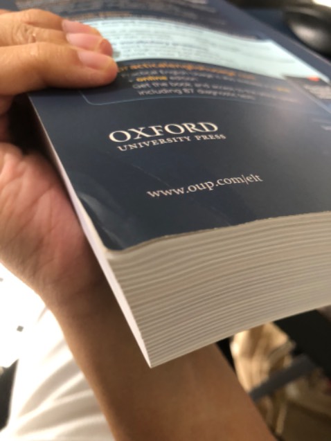 Chất lượng sách kém từ FahaSa, không bao giờ mua ở đây 1 lần nữa!!! 1 cuốn sách gần 400k đã k còn seal mà còn bị cong.

Kém!

Về nội dung sách từ tác giả thì k gì bàn cãi.