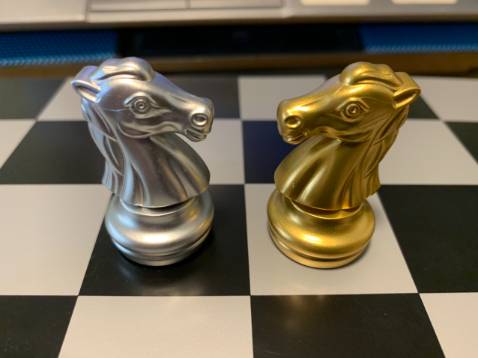 Cờ Vua Cao Cấp miDoctor (Chính Hãng) - NHỎ 3810A: 25 x 25 x 2 cm
Vừa nhận xong mà nhìn mê quá, quân cờ sơn 2 màu vàng bạc rất đẹp
độ hoàn thiện của sản phẩm rất cao
Sp có lực hút nam châm rất mạnh, nghiêng ngả bàn cờ thoải mái, quân cờ ko bị đổ.
Giao hàng nhanh, thanks tiki