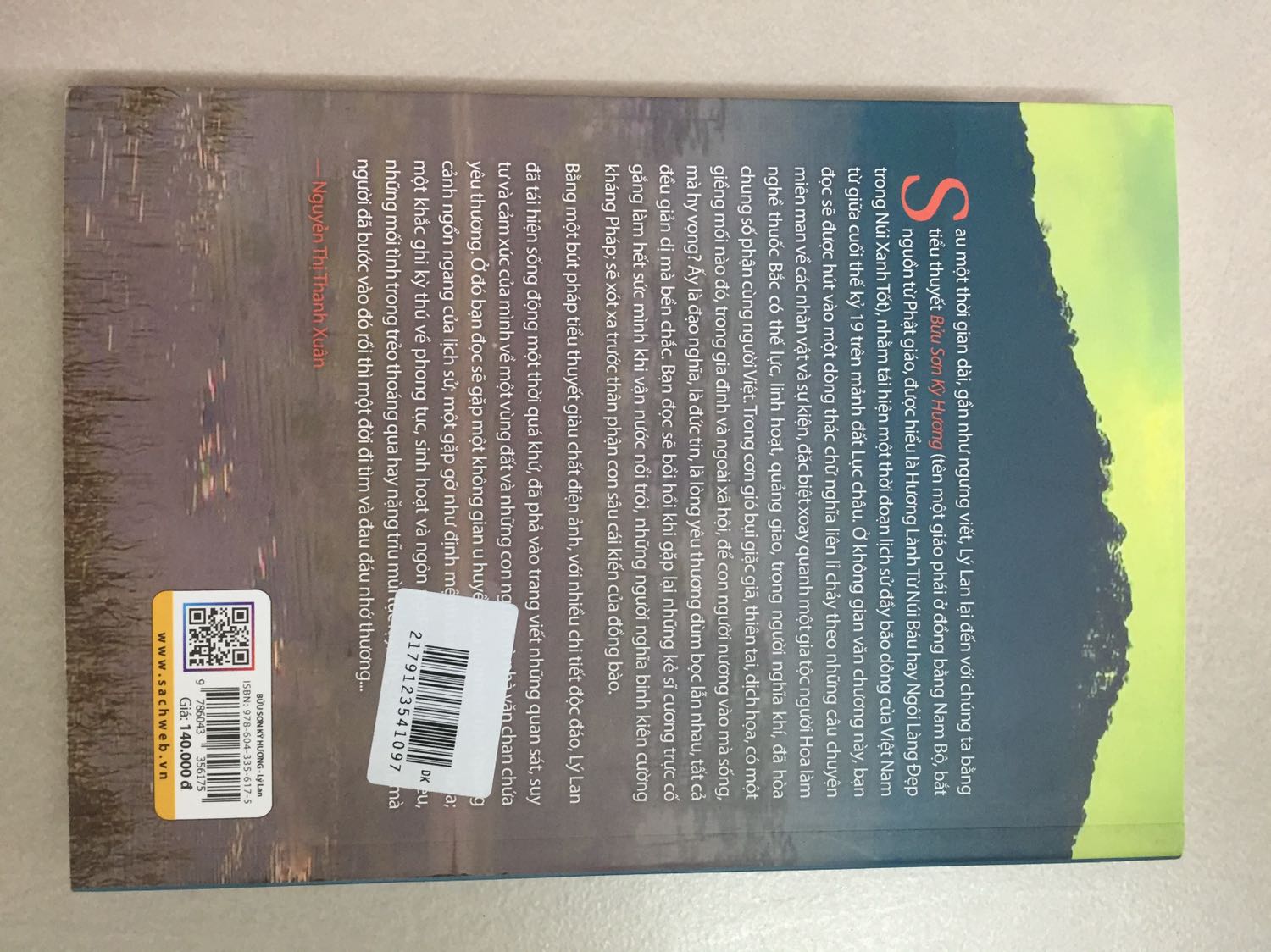 Tác phẩm mới của Lý Lan về miền Tây Nam Bộ chan chứa nghĩa tình. Cám ơn Nhà xuất bản và Tiki đã đem đến cho đọc giả một tác phẩm hay