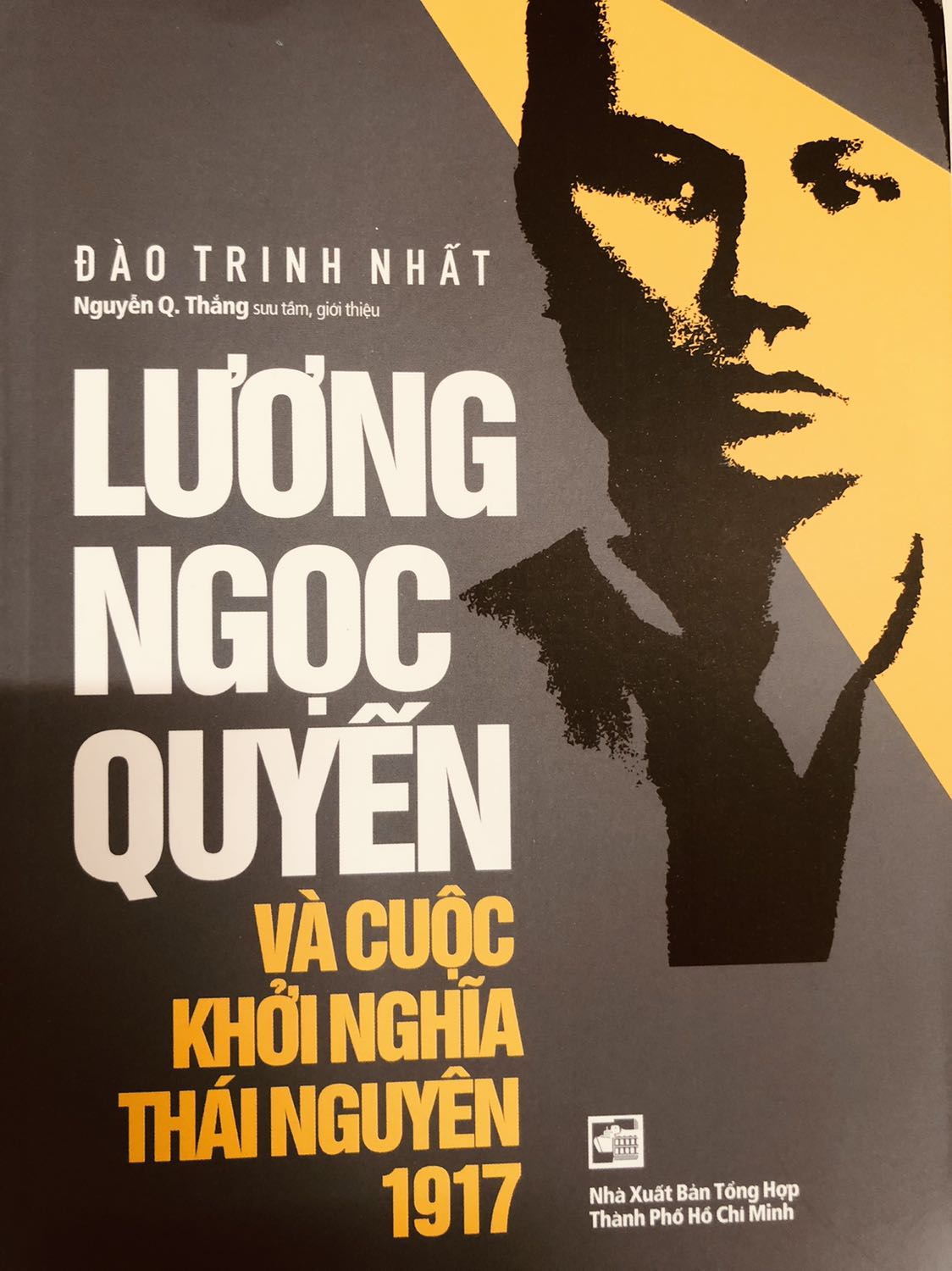 Rất hài lòng. Sách in đẹp. Tài liệu lịch sử đáng xem.