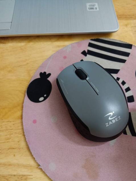 Chuột nhẹ, thiết kế đơn giản nhưng đẹp, dùng rất nhạy và mượt... nói chung hàng rất chất lượng. Gửi shop 5 sao.