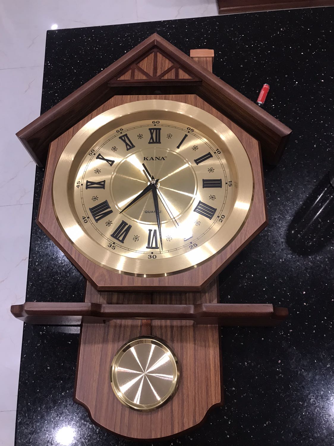 Hàng giao chậm 2 ngày so với ngày giao hàng dự kiến, nhưng tiki đã có thông báo về việc chậm trễ. Về hàng: đóng gói rất tốt hàng không bị trầy xước. Hàng đẹp ưng ý mới đầu ưng ý và thấy chạy tốt. Nói chung hài lòng với mặt hàng này.