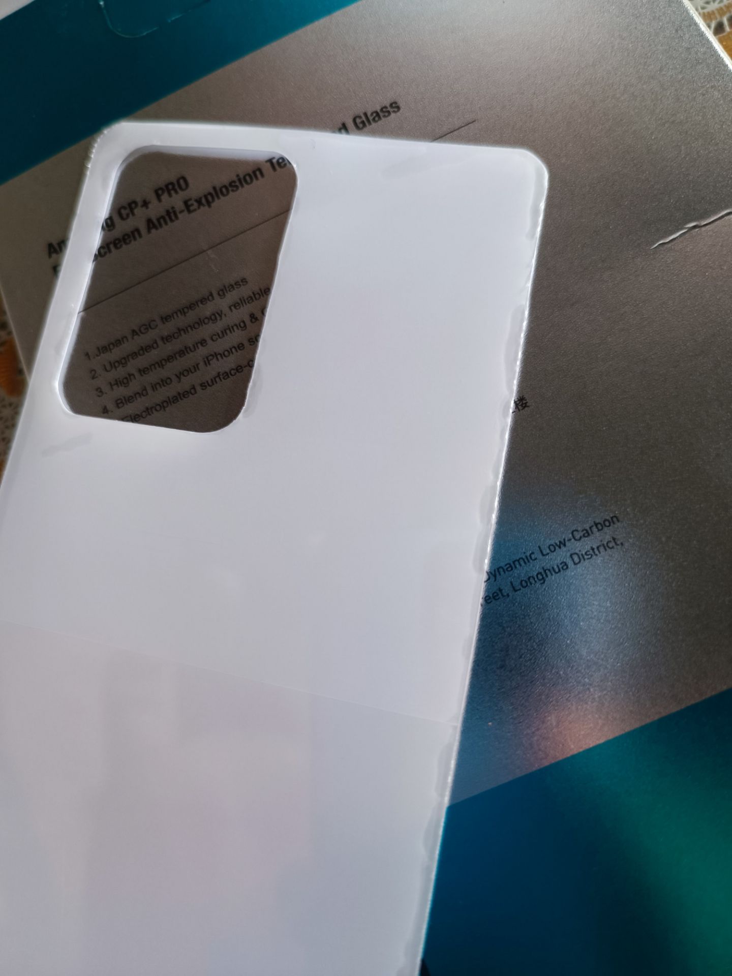 sản phẩm tệ, kính cường lực không khớp với điện thoại, miếng dán bị lỗi và dơ. Lỡ dáng rồi nên giờ không biết làm sao