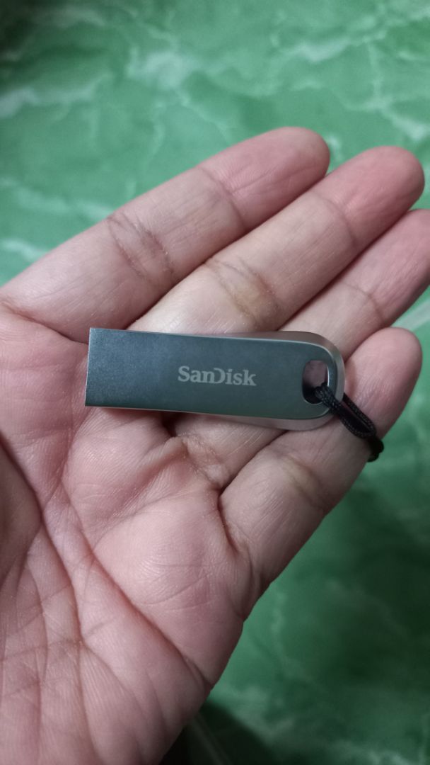 USB giống với mô tả, mẫu đẹp nhỏ xinh, tốc độ truyền tải dữ liệu nhanh! USB giống với mô tả, mẫu đẹp nhỏ xinh, tốc độ truyền tải dữ liệu nhanh!