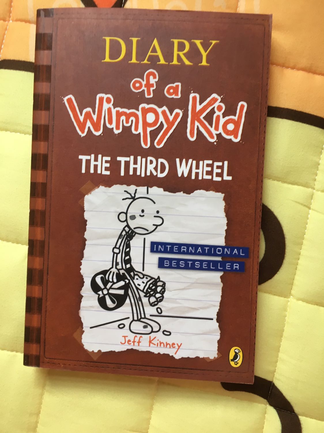 Dịch dã thế này mà Tiki giao hàng siêu nhanh. Đặt nửa đêm, sáng có luôn. Giảm giá, mình mua dần để tích cả bộ cho con đọc. Sách Tiki chưa bao giờ làm mình thất vọng.