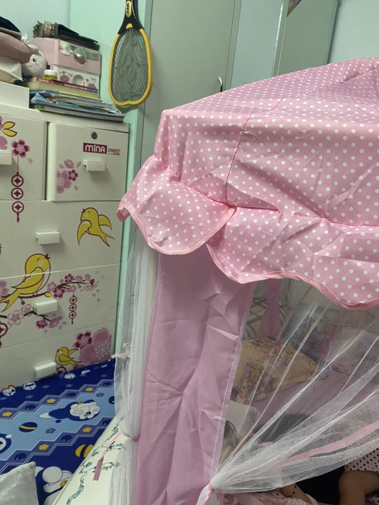 Thất vọng vô cùng. Màu thì đẹp. Nhận hàng mình k xem kỹ về mới thấy bị rạch 1 đường dài như vết cắt dao rọc giấy. Lều may nhỏ hơn kích cỡ của thanh đỡ nên k thể nào ráp vào được.