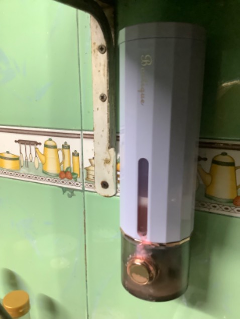 Sản phẩm kém chất lượng, nút nhấn bị rò rỉ xà phòng. Mình sử dụng ko bị rơi, hàng sử dung chưa được 2 tháng…