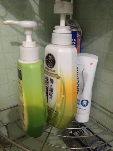 Tạm. Không có gì khác biệt. 
Chỉ có giá cả là khác biệt: cao.