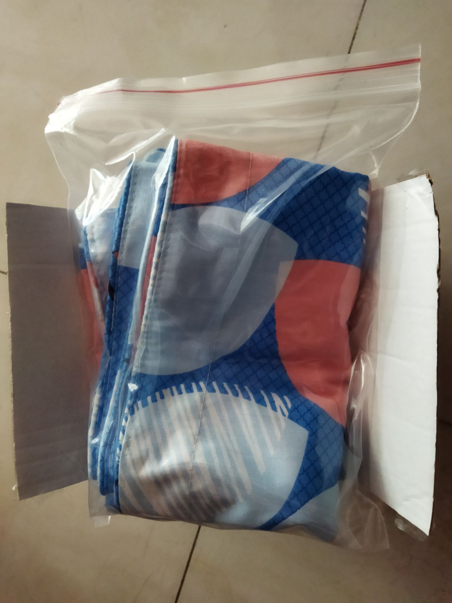 giao đúng kích thước, đóng gói kĩ trong túi zip. Bao gối chất lượng tốt với tầm giá, sẽ mua thêm vào lần tới