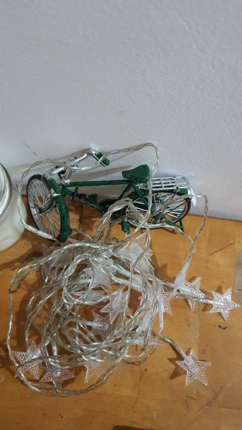 Tiết kiệm điện. Gọn nhẹ. Sáng vừa phải.  Trang trí đẹp và sang trọng.