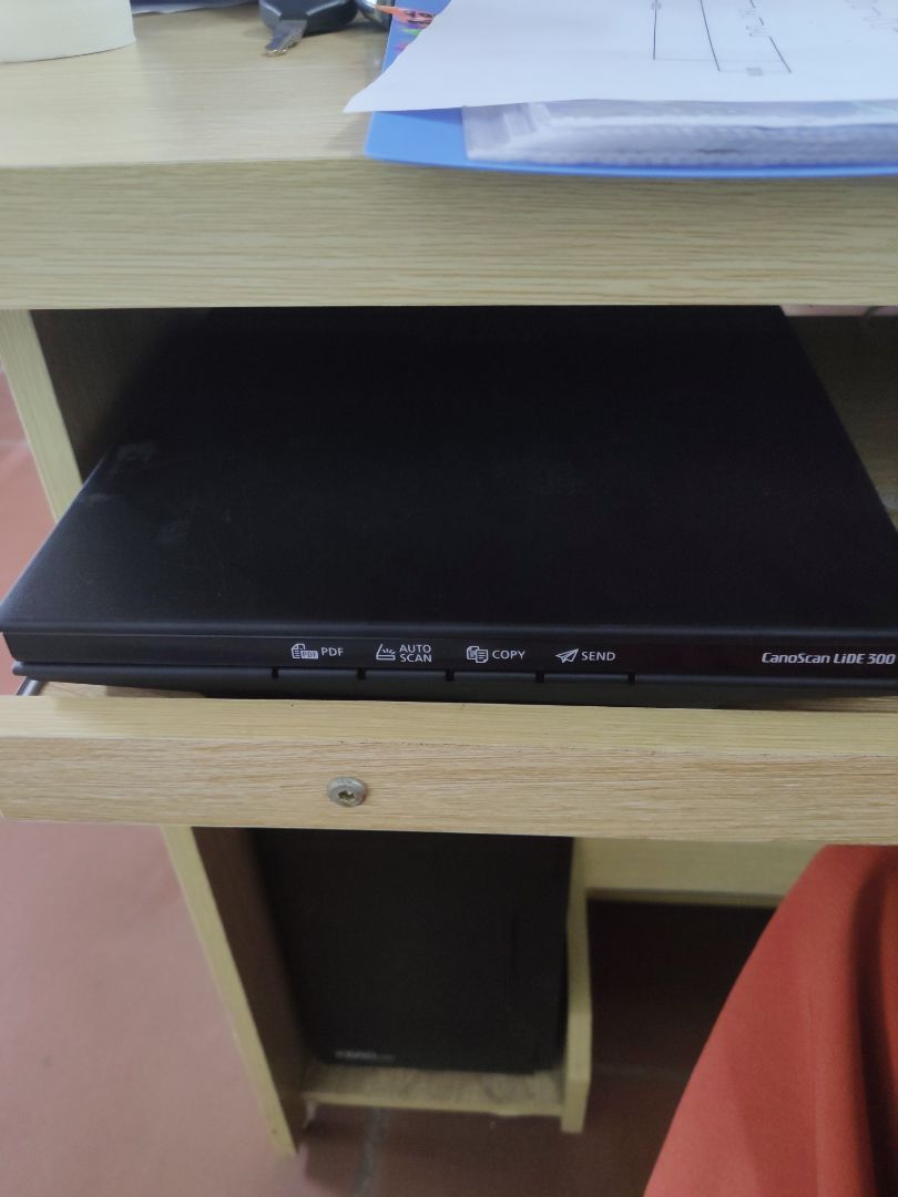 4 sao cho việc bị đổi trả và 5 sao cho sự phục vụ.  sp bị lỗi và tiki đến nhà lấy đổi ngay lập tức.  hôm sau lại chuyển về sp khác cho mình.  Hiệu suất phục vụ vô cùng tốt.  sp sau khi đổi dùng rất tốt.  tiện dụng gọn nhẹ,  khuyết điểm 1 chút là hình ảnh scan lên bị thiên về màu hồng. màu sắc chưa thật chuẩn nhưng về tổng thể là rất hài lòng.  mọi người nên mua