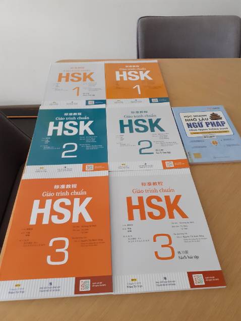 Sách mới nguyên bản, đóng gói cẩn thận và giao hàng theo đúng tiến độ thông báo ban đầu. Giá mua tương đối hợp lý so với các shop khác cũng bán trên Tiki. Sẽ ủng hộ tiếp nếu có nhu cầu.