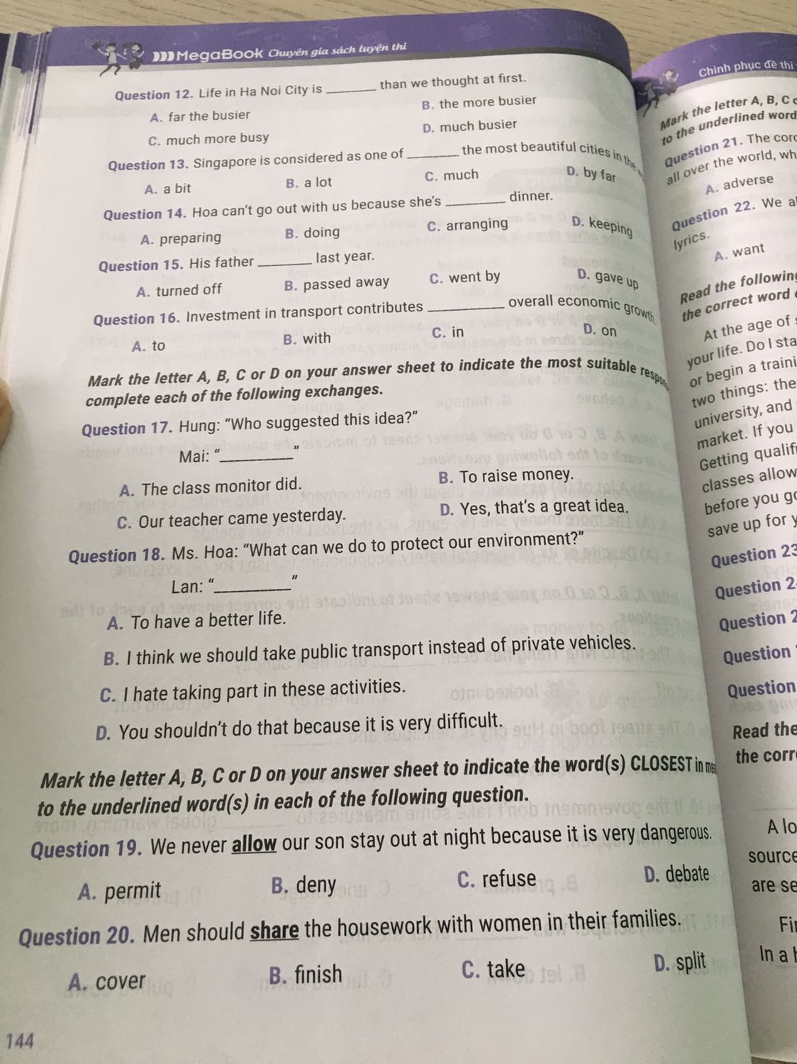 Sách soạn rất rõ ràng, màu đẹp, dễ đọc, giấy không mỏng, giao hàng rất nhanh chóng, nhưng cấu trúc bộ đề của sách này KHÔNG 100% giống với cấu trúc đề thi tuyển sinh vào lớp 10 ở HCM