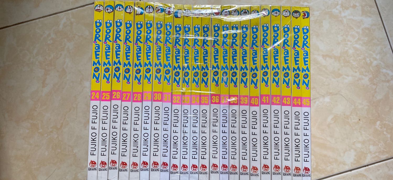 Tiki chuẩn bị và giao hàng đủ, giao siêu nhanh, truyện rất đẹp, không bị rách. Đóng gói rất đẹp và chắc chắn.