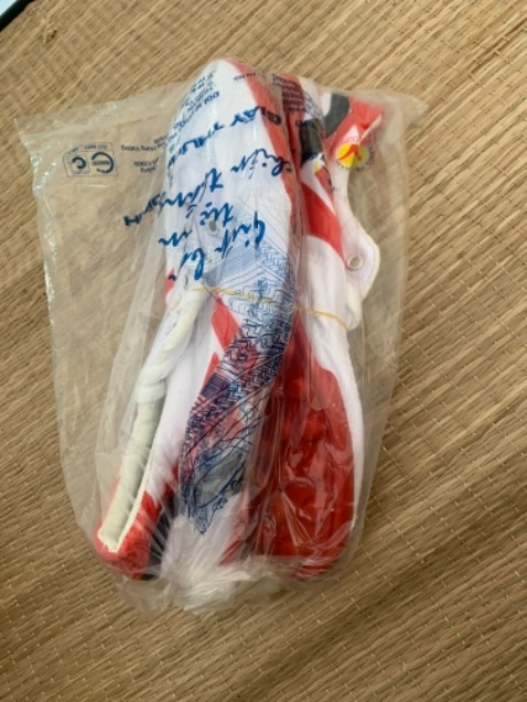 Đặt thương đình trắng sọc xanh, giao màu đỏ, đã giao lâu còn giao nhầm, inb không thấy trả lời, chán shop. Phê bình và không quay lại mua thêm.