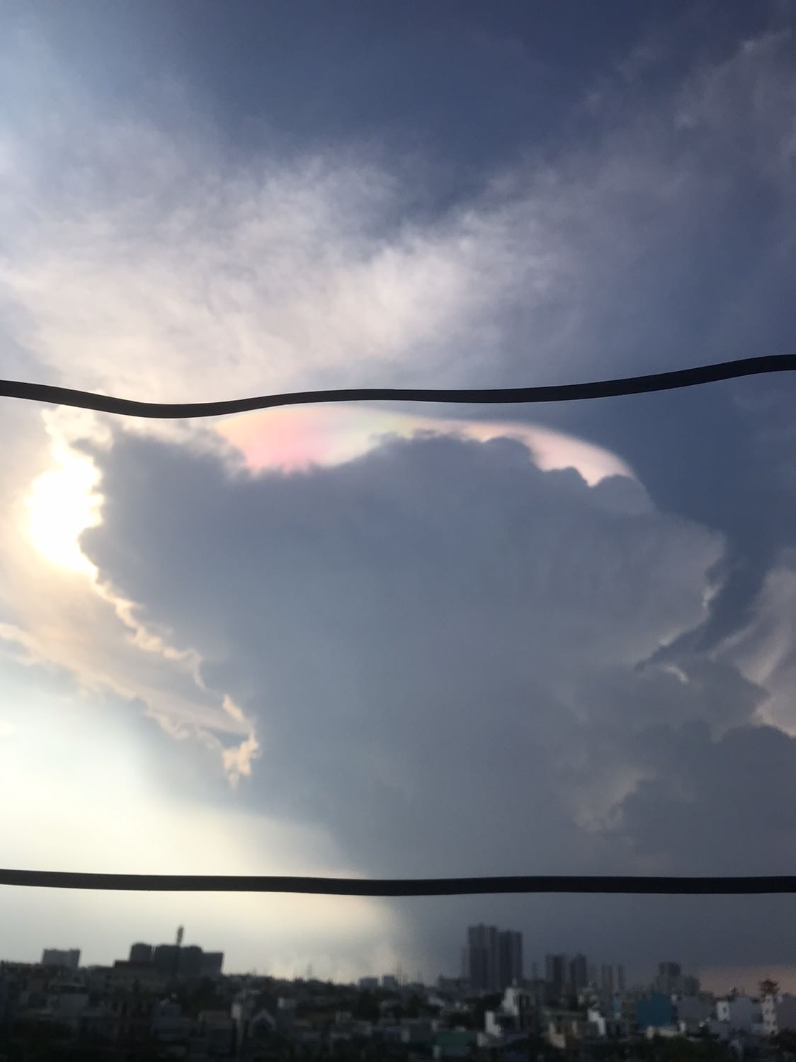 Thiết kế đẹp, màu đơn giản mà đẹp, chất lượng giấy oke hehe.