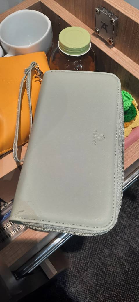 Ví đẹp, sang trọng, shop giao nhanh, đóng gói kỹ