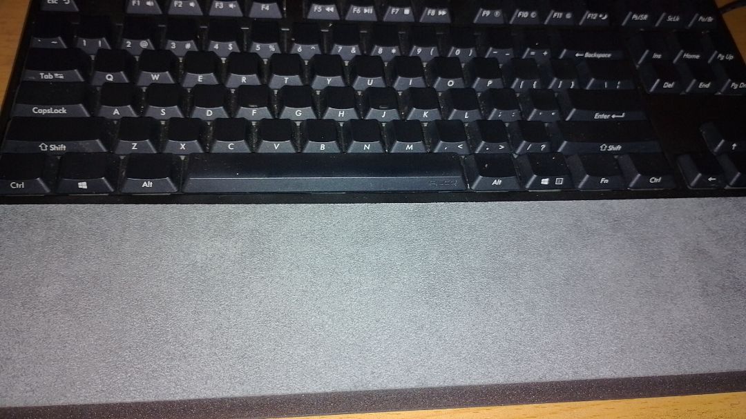 Rất êm. Hơi tiếc không mua sớm hơn, để hết size M dày 12mm cho low profile rồi.