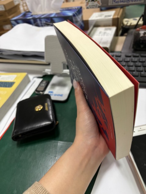 sách đẹp, tiki gói hàng bọc cẩn thận, ship vô cùng nhanh chưa đến 24h, cảm ơn tiki.