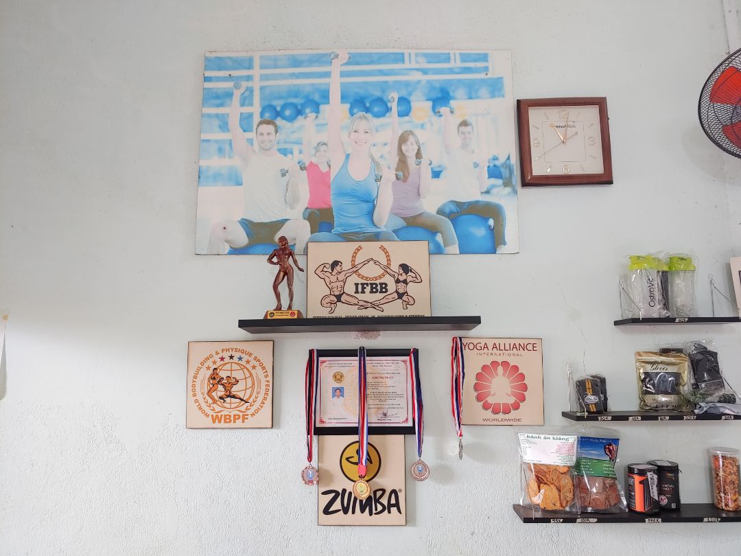 Kệ gỗ đẹp và chắc chắc ạ, đã mua lần 2 từ shop