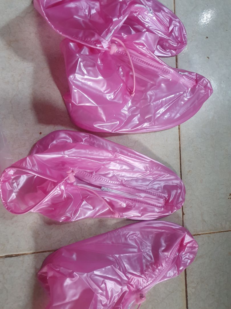 đặt size 41-42 màu trắng mà shop gửi size 36-37 màu hồng shop làm ăn quá tệ...