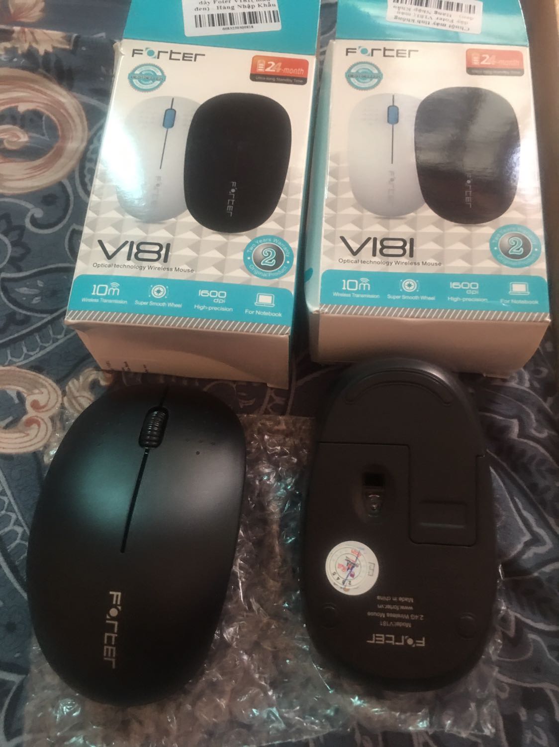 Không dùng được cho pin vào chỉ đỏ một chút rồi tắt  cả 2 cái thay pin  cũng không được bây giờ   Vứt  hay sao  mua 2 cái để dùng  mà không đèn chuột sáng có 1 chút xoay thay pin mà không được chán quá