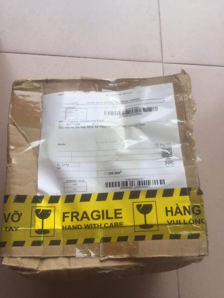 Mình đặt 40 chai mà shop gửi về 4 chai giá tiền vẫn tính 40 chai mong shop liên lạc lại cho mình để giải quyết