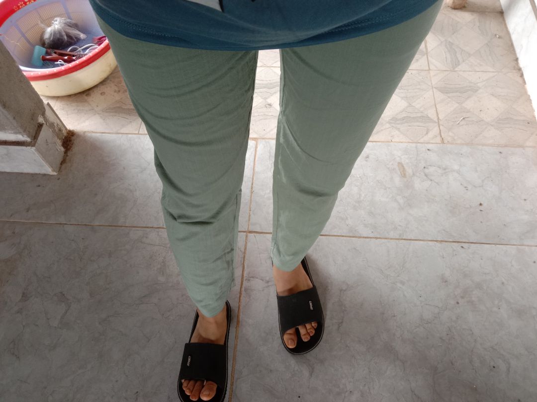 mặc thoáng mát, vừa vặn lắm luôn, mình cao khoảng 1m68 nặng 58kg mặc vừa in, thoải mái, dễ chịu, đáng tiền😍😋