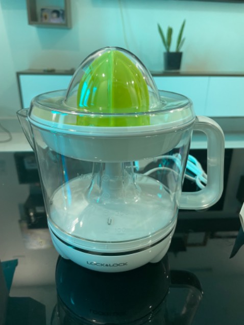 Vắt kiệt nước, dễ dùng, tiện lợi, giá phải chăng, có kèm bảo hành và manual book. Tiki giao hàng nhanh đặt hôm qua sáng nay giao luôn. Hài lòng!