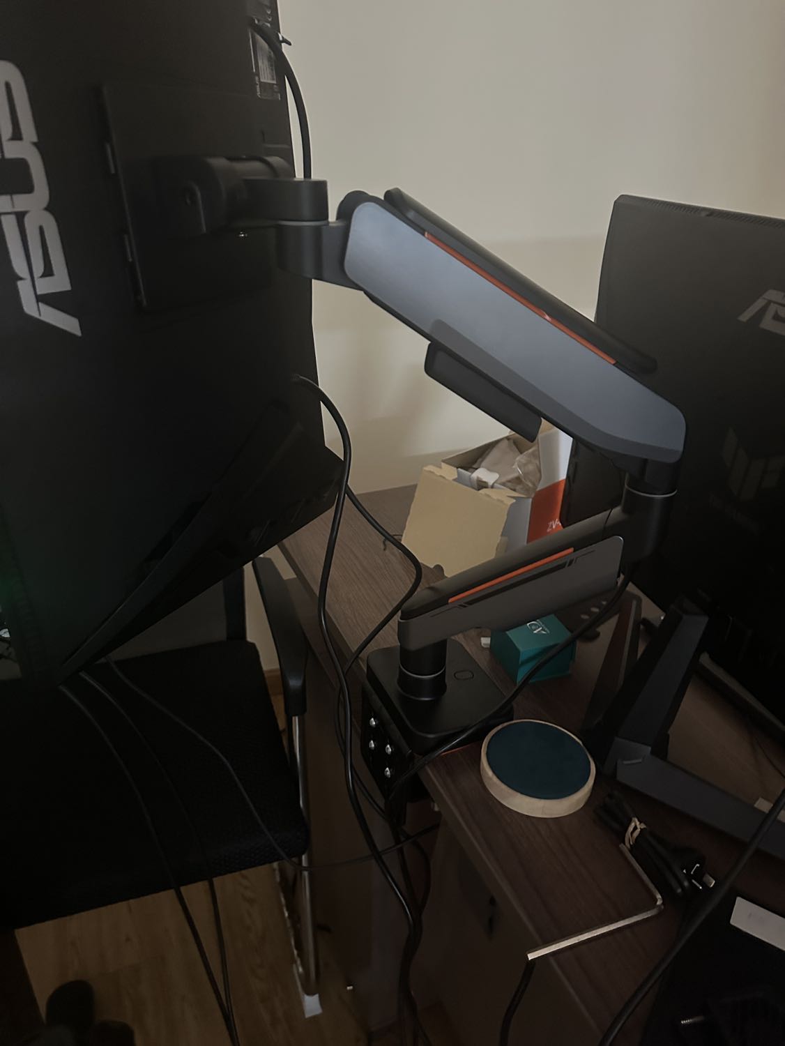 Hàng chất lượng tốt.
Chắc chắn.
Tuy nhiên, shop giao nhầm sản phẩm 2 giá đỡ.
Trong khi Khách hàng đặt loại 1 giá đỡ.