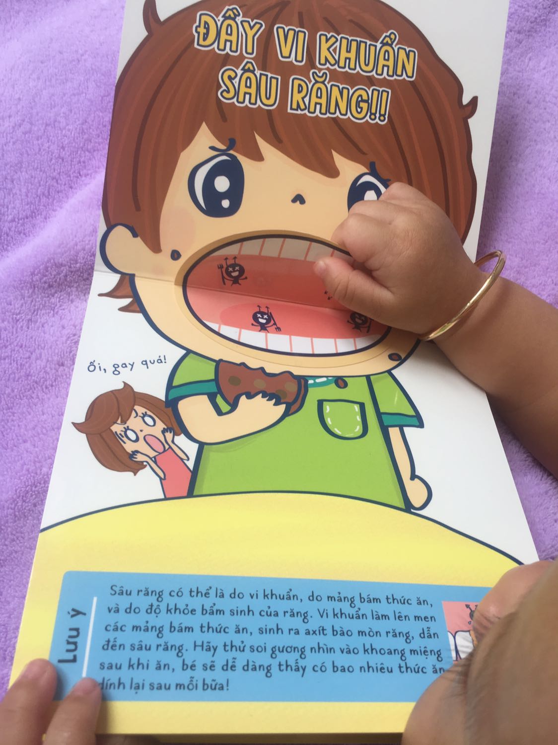 Cuốn sách rất thú vị, ba mẹ cùng bé đọc để bé yêu thích việc đánh răng hơn nhé! 
Mình mua lúc giảm giá mà chất lượng sách tốt, giao hàng nhanh nên mình rất hài lòng.
Vote 5 sao nhé!