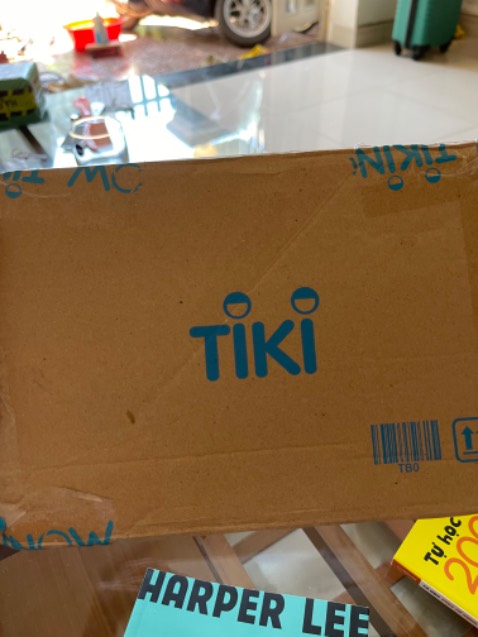 Sách đẹp, chất giấy tốt, chữ rõ nét, sách không bị mất from.Giao hàng nhanh, đặt hôm qua mà ngày mai đã giao rồi.với cái giá này thì quá hời luôn. Nên mua nha.