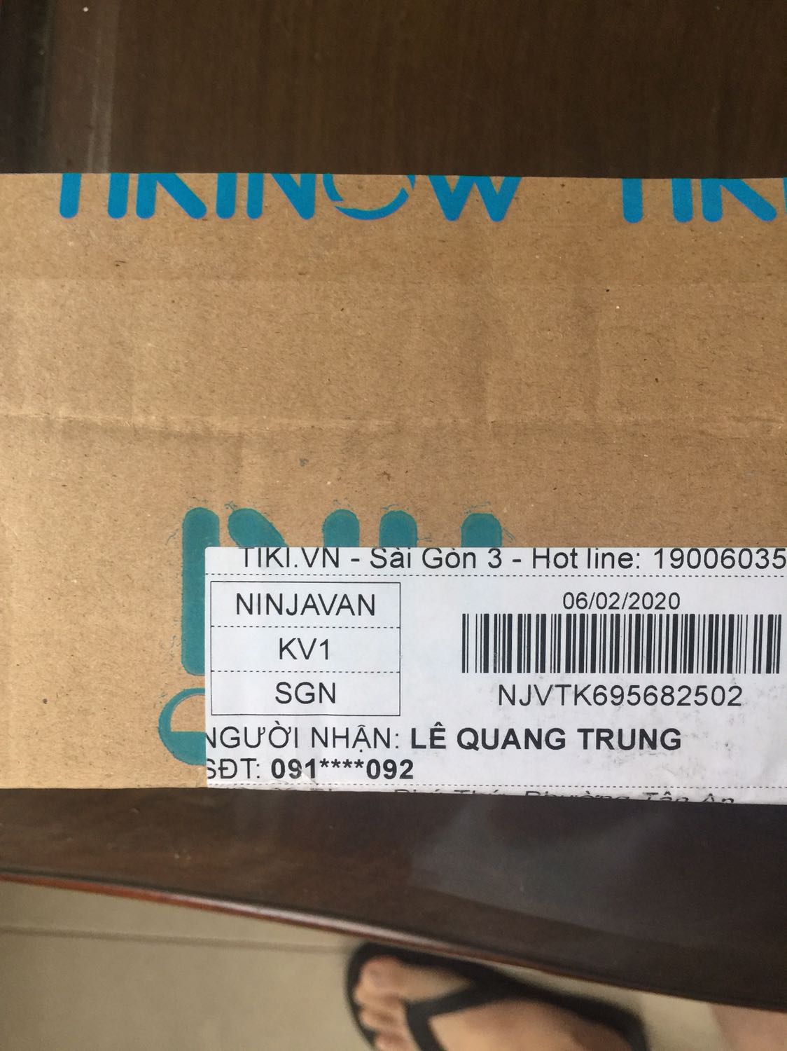 Khi mở hộp ra thì bao bò khoá đã bị xé rách, bỏ chìa vào thì khoá không được. Đề nghị shop liên hệ với khách hành để đổi trả