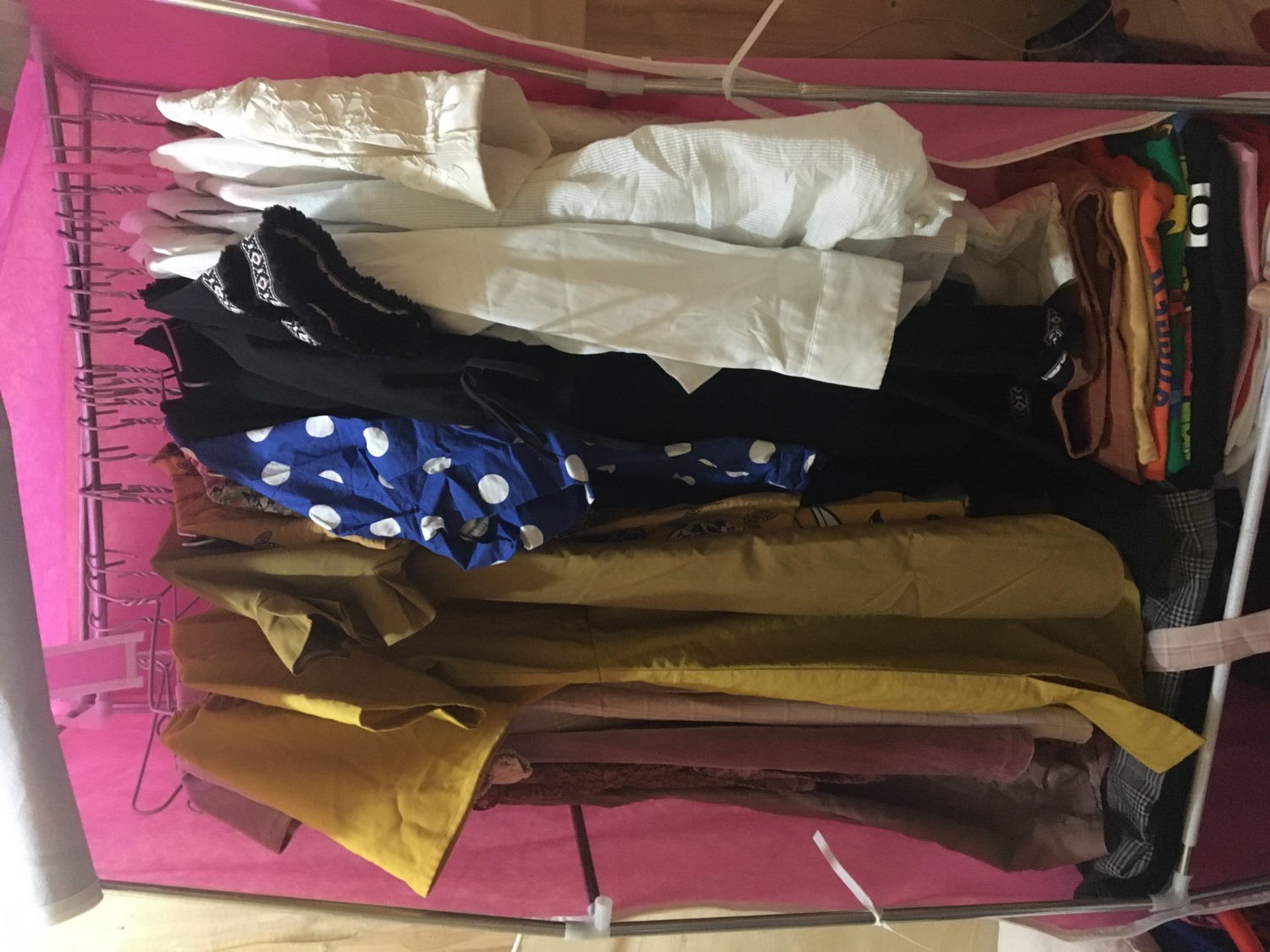 Dùng mới 3 ngày mà hết 2 lần sụp, đến lần thứ 2 là không còn dùng được luôn.
Thanh nhôm và chốt nhựa yếu ớt mặc dù đồ không nhiều.
Có thể trả hàng không ạ?