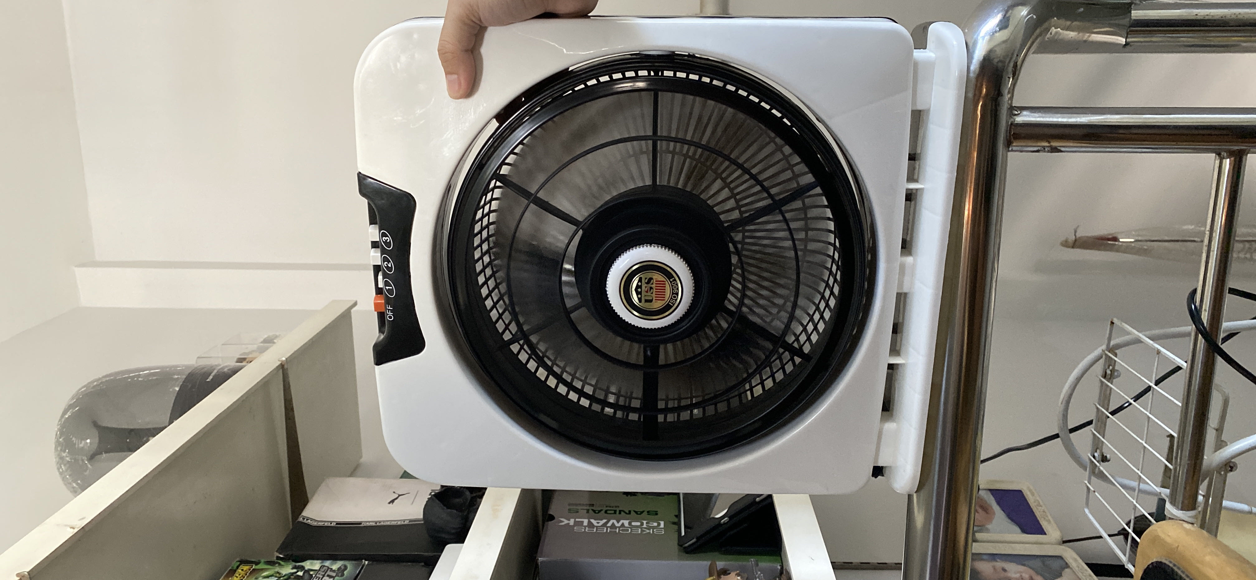 Nhỏ gọn để bàn dưới chân máy tính cpu tiện mình mua 2cái rồi tốc độ mạnh dễ lau chùi