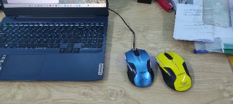 Đẹp, dùng ổn mọi chức năng và độ nhạy. Tuy nhiên rất nặng, mình phải nhấn mạnh là rất nặng, nặng gấp đôi con chuột cùng hãng cùng kích thước.