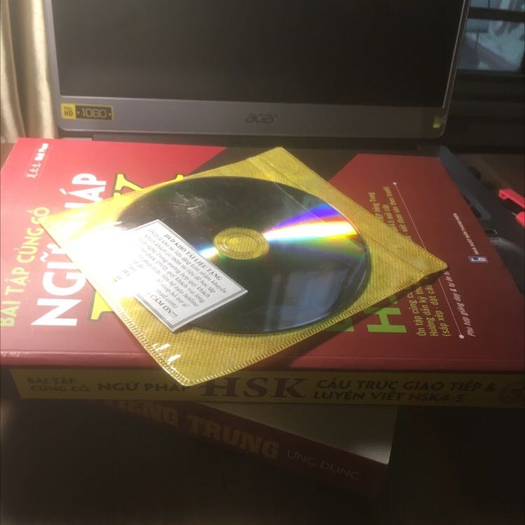 Sách rất đẹp, cầm chắc tay, đóng gói cẩn thận, có hỗ trợ nếu ko có thiết bị chạy DVD