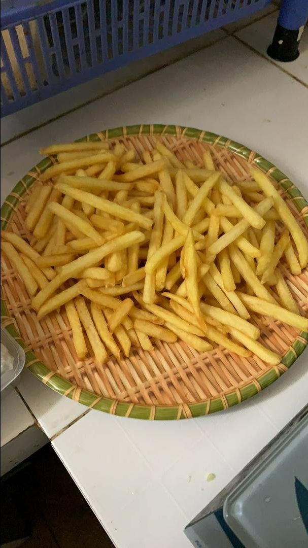 Hàng đẹp. Đóng hộp cẩn thận mình đặt 3c nhưng k bị vỡ. Giá hợp lý. Nên mua. Hiao hàng nhanh đặt ngày hôm trước ngày hôm sau đã có hàng