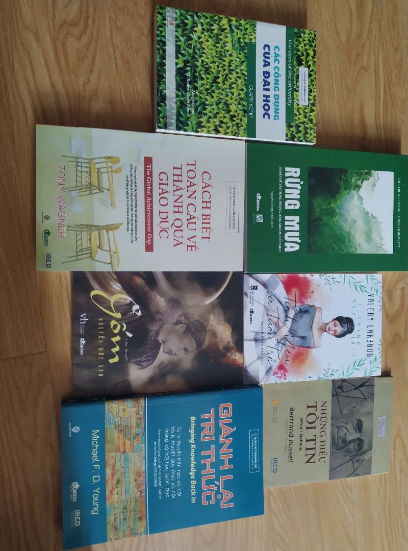 mình chưa đọc nhưng nội dung chắc hay, sách đẹp, không bị loá chữ. giá đợt này siêu tốt. sách được đựng trong hộp vừa kích thước nên về đến tay thì không bị rách đầu. ủng hộ shop.