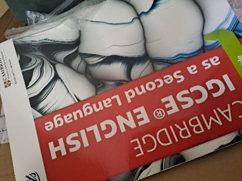 Giao hàng cũng nhanh. Kiếm mãi không có chỗ nào bán sách này. Sách mới còn seal, hơi bụi trên seal. Nội dung đầy đủ, dễ theo dõi.