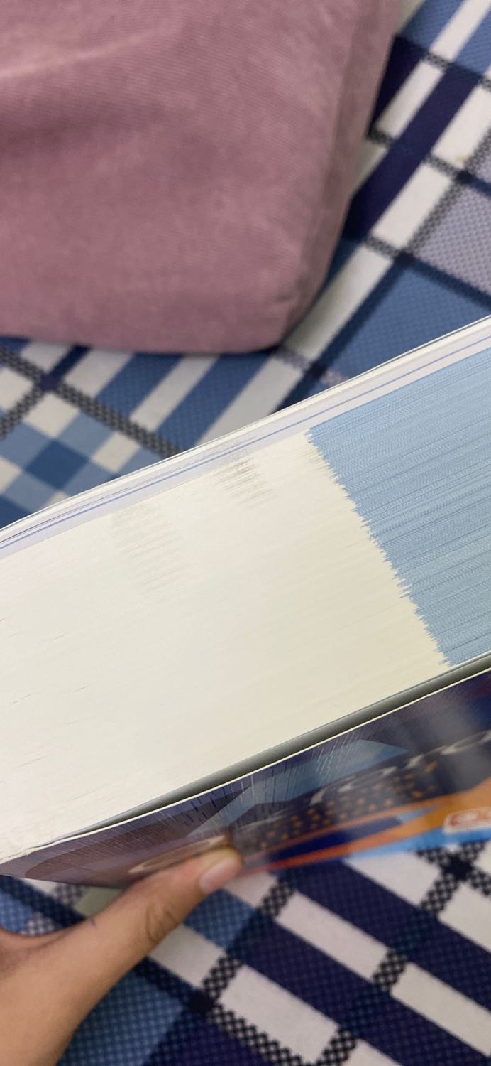 Sách tạm ổn ( ý mik nói khâu vận chuyển ) chứ nd thì toẹt vời . Mik phải đặt 2 lần vì lần đầu sachd bị dơ lại ko có bọc bảo vệ ( tiki tradinh ) lần hai của fahasha thì dc nhưng vẫn dơ ?còn bị quăn mép 
Khuyên thật : nếu nhà bạn ở gần nhà sách uy tín như fahasha thì nên đi mua trực tiếp nhé ! ( nhà mik cũng gần đó nhưng muốn ủng hộ tiki mà thiệt thất vọng )