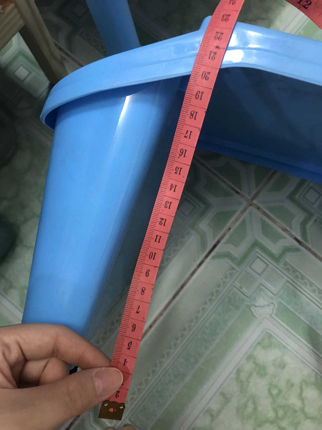 Đặt size đại vì con lớn, nhắn dặn shop kỹ càng shop ok rồi giao size nhỏ